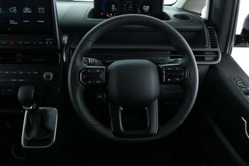 https://vehicle-cdn.autoleague.cloud/30350_620261911_22.jpg