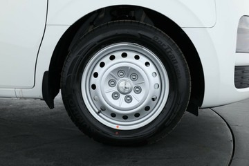 https://vehicle-cdn.autoleague.cloud/30350_620261911_4.jpg
