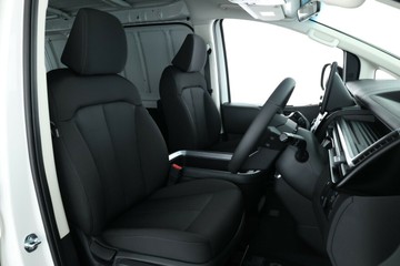 https://vehicle-cdn.autoleague.cloud/30350_620261912_13.jpg