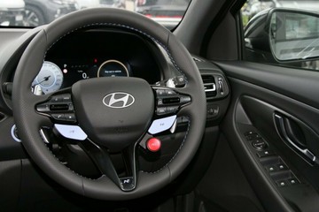 https://vehicle-cdn.autoleague.cloud/30350_620261955_6.jpg