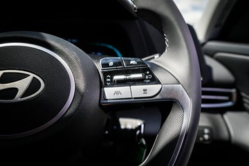 https://vehicle-cdn.autoleague.cloud/30350_620262630_20.jpg