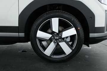 https://vehicle-cdn.autoleague.cloud/30350_620262979_3.jpg