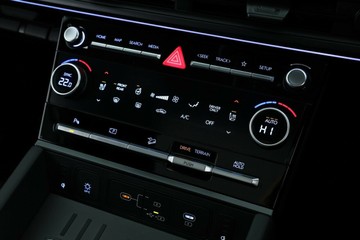 https://vehicle-cdn.autoleague.cloud/30350_620262982_27.jpg