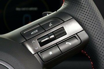 https://vehicle-cdn.autoleague.cloud/30350_620263085_15.jpg