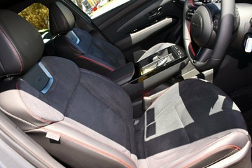https://vehicle-cdn.autoleague.cloud/30350_620263104_10.jpg