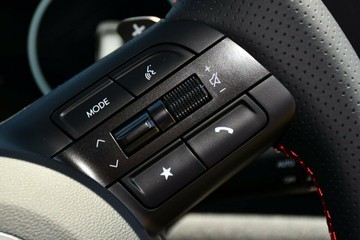 https://vehicle-cdn.autoleague.cloud/30350_620263104_14.jpg