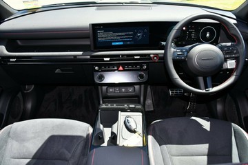 https://vehicle-cdn.autoleague.cloud/30350_620263104_6.jpg