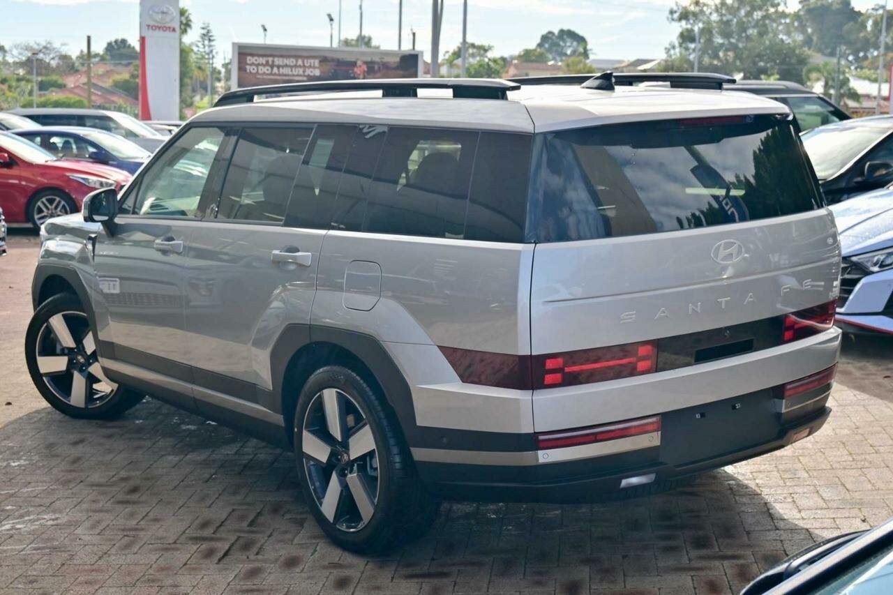 Hyundai Santa Fe image 4