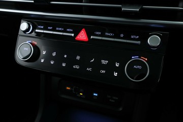 https://vehicle-cdn.autoleague.cloud/30350_620263675_28.jpg