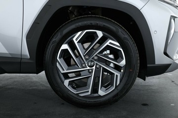 https://vehicle-cdn.autoleague.cloud/30350_620263675_4.jpg