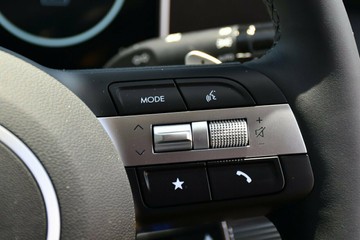 https://vehicle-cdn.autoleague.cloud/30350_620263705_14.jpg