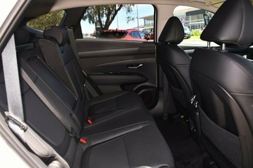 https://vehicle-cdn.autoleague.cloud/30350_620263705_8.jpg