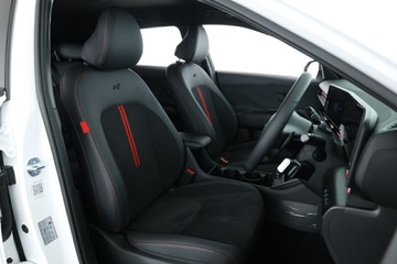 https://vehicle-cdn.autoleague.cloud/30350_620263785_14.jpg