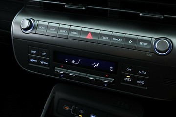https://vehicle-cdn.autoleague.cloud/30350_620263815_20.jpg