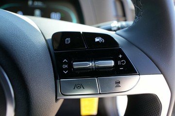 https://vehicle-cdn.autoleague.cloud/30350_620263860_10.jpg