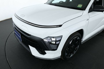 https://vehicle-cdn.autoleague.cloud/30350_620264083_38.jpg