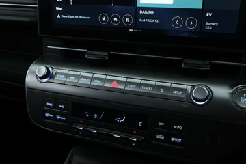 https://vehicle-cdn.autoleague.cloud/30350_620264096_27.jpg