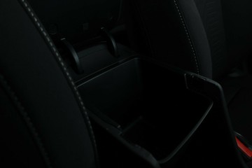 https://vehicle-cdn.autoleague.cloud/30350_620264096_32.jpg