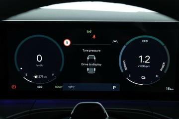 https://vehicle-cdn.autoleague.cloud/30350_620264206_23.jpg