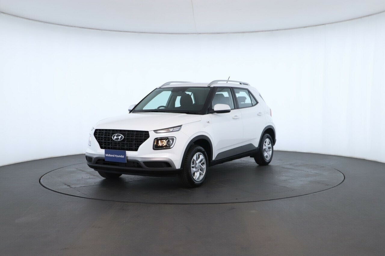 Hyundai Venue image 2