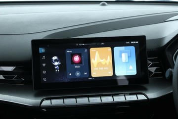 https://vehicle-cdn.autoleague.cloud/30351_1078998_25.jpg