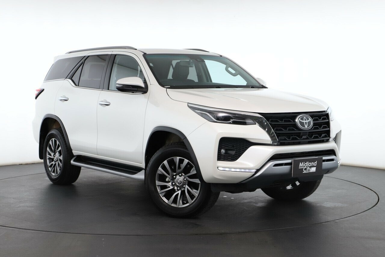 Toyota Fortuner image 1