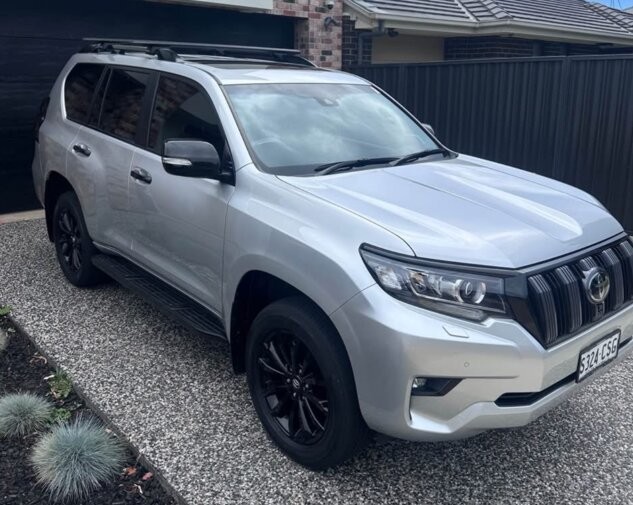 Toyota Landcruiser Prado image 2