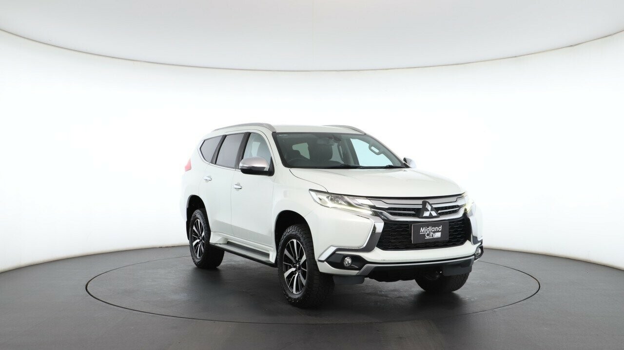 Mitsubishi Pajero Sport image 4