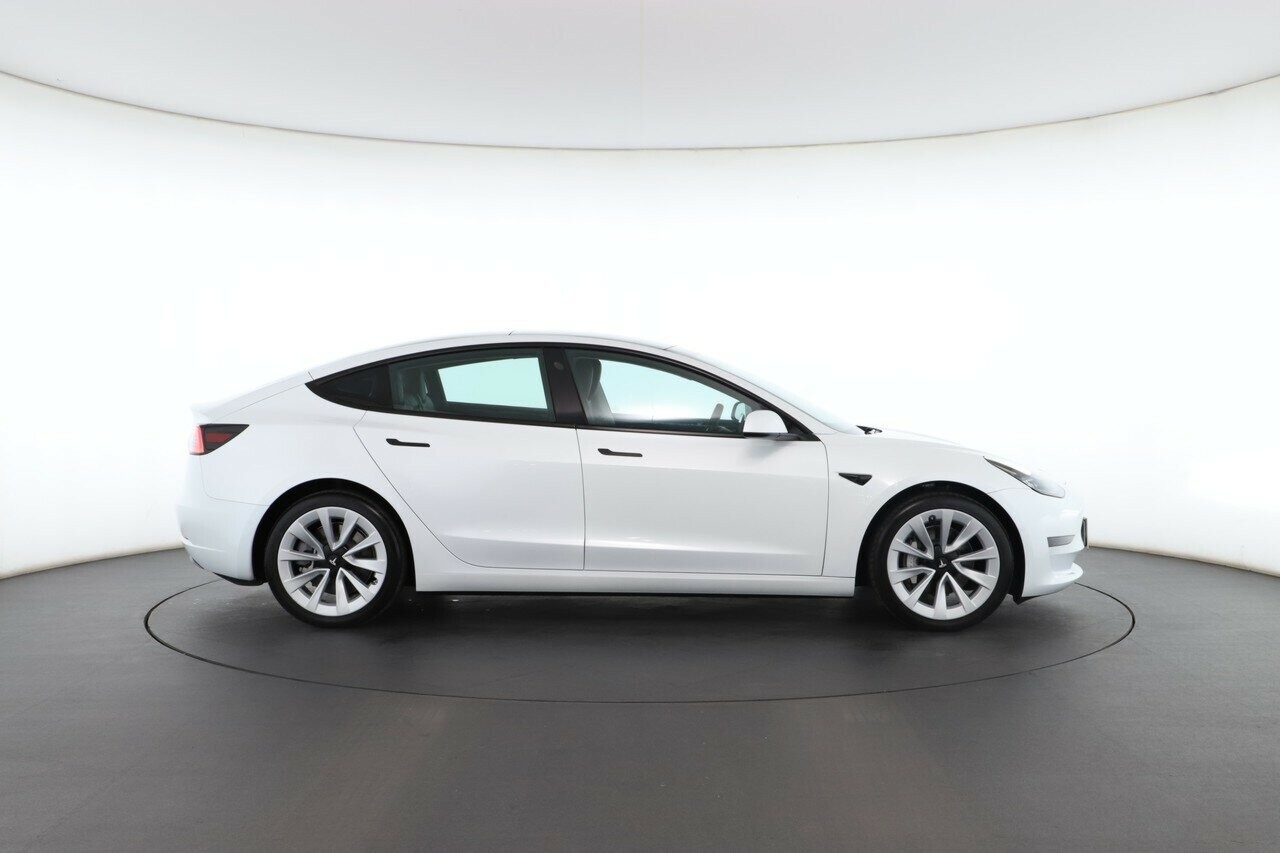 Tesla Model 3 image 2