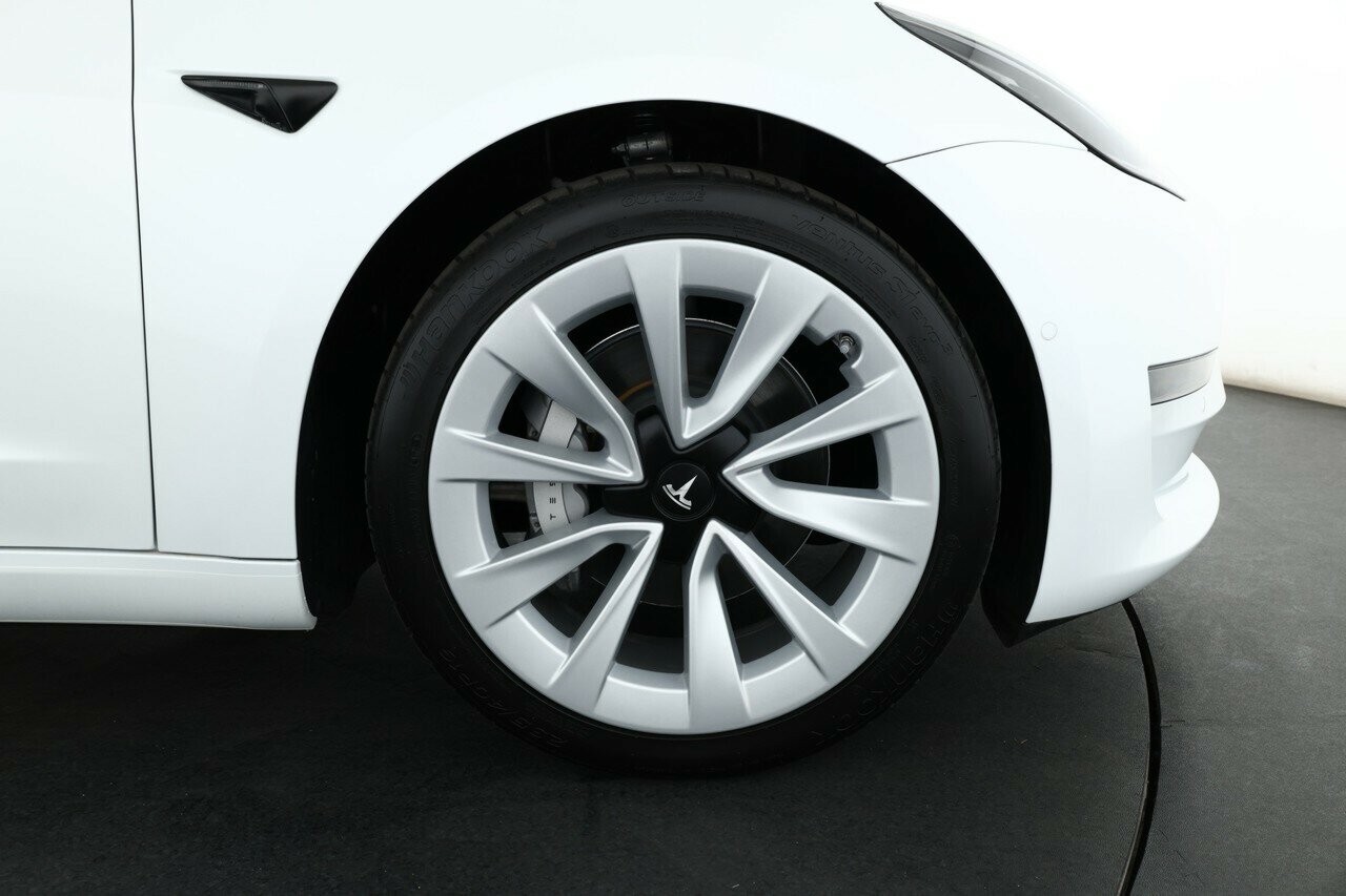 Tesla Model 3 image 3