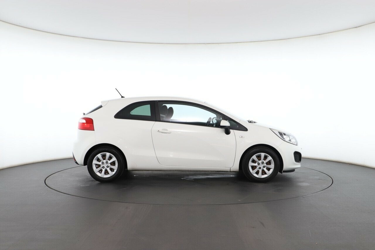 Kia Rio image 2