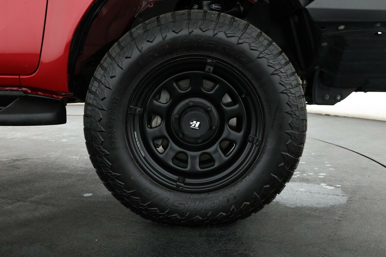 Toyota Hilux image 3
