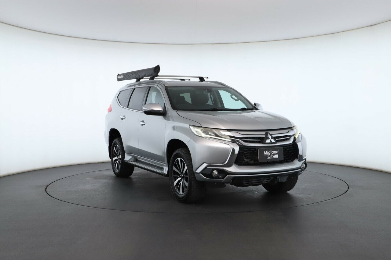 Mitsubishi Pajero Sport image 4