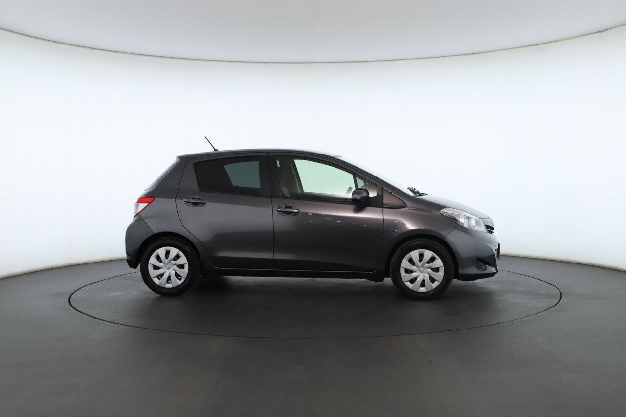 Toyota Yaris image 2