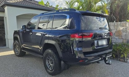 Toyota Landcruiser image 2