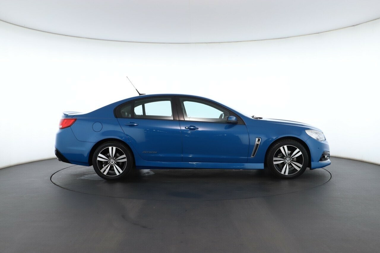 Holden Commodore image 2