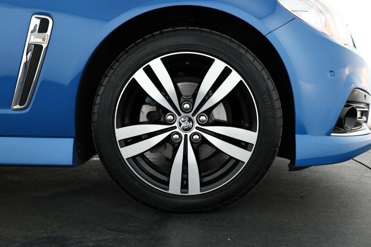 Holden Commodore image 3