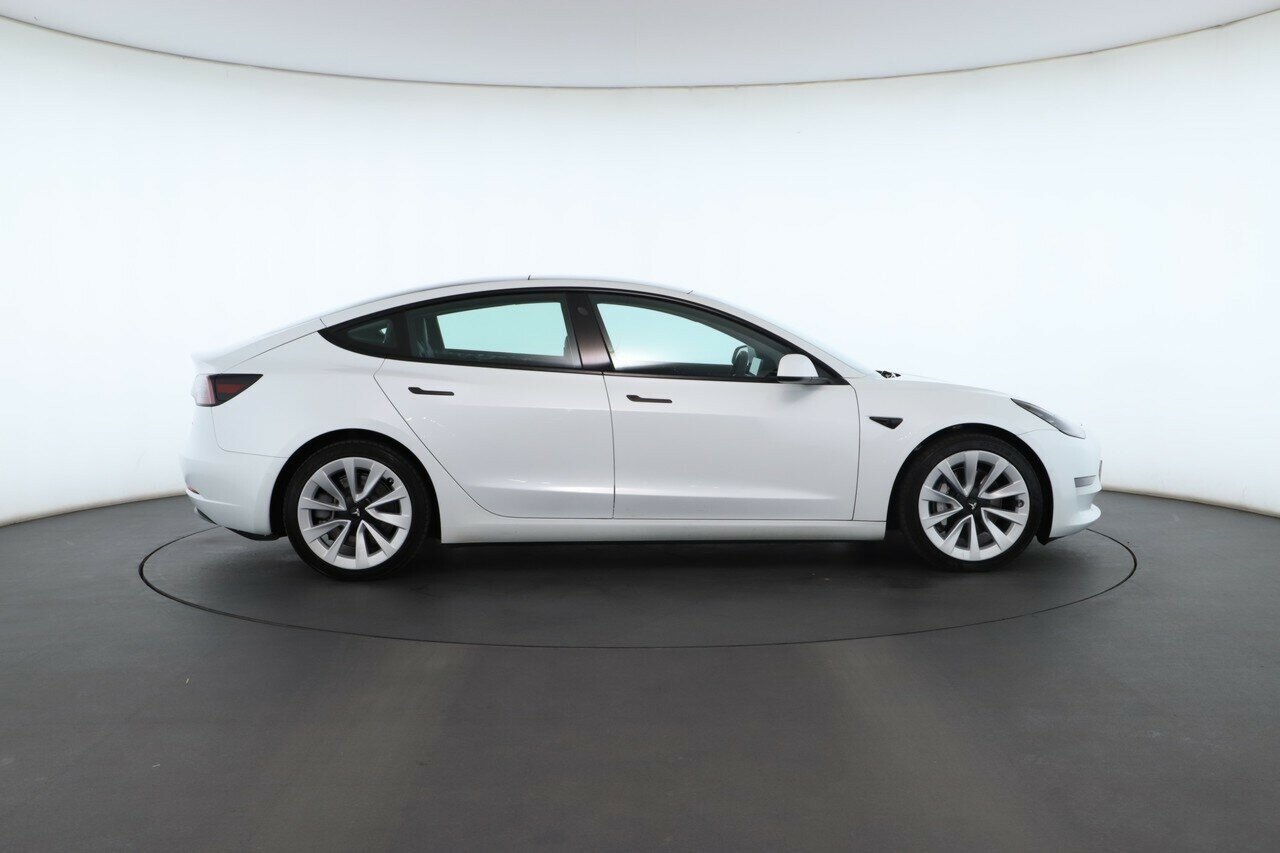Tesla Model 3 image 2