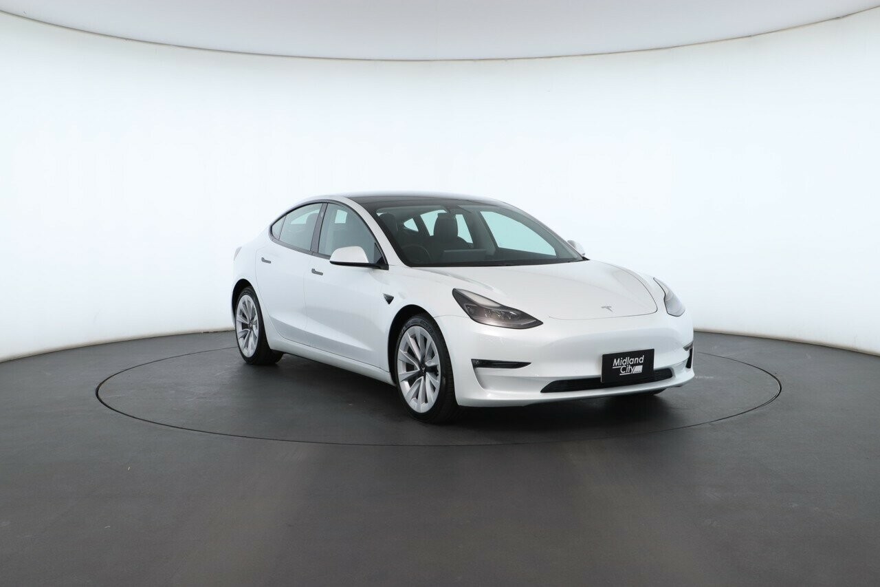 Tesla Model 3 image 4