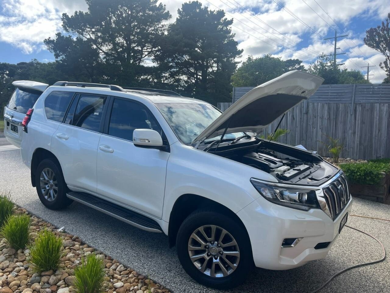Toyota Landcruiser Prado image 1