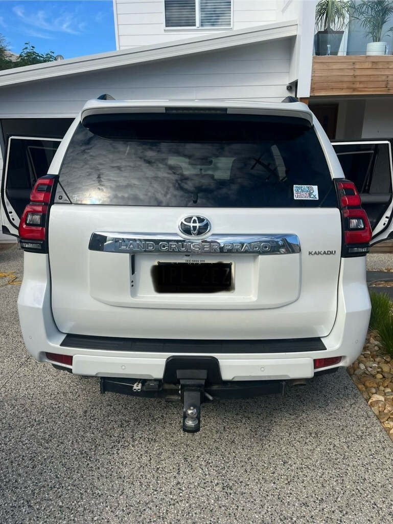 Toyota Landcruiser Prado image 2