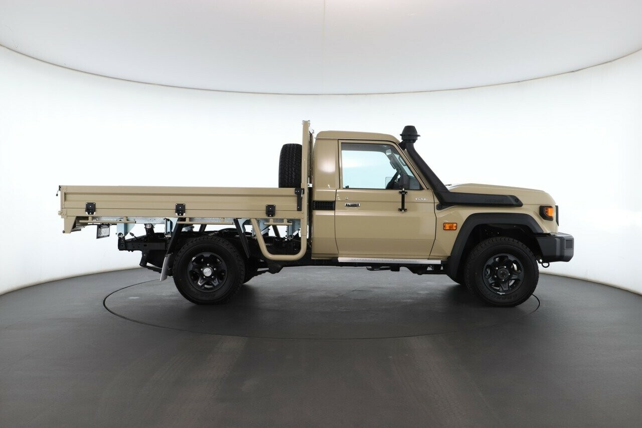 Toyota Landcruiser image 2