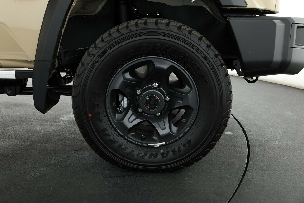 Toyota Landcruiser image 3