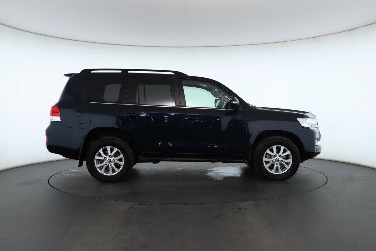 Toyota Landcruiser image 2