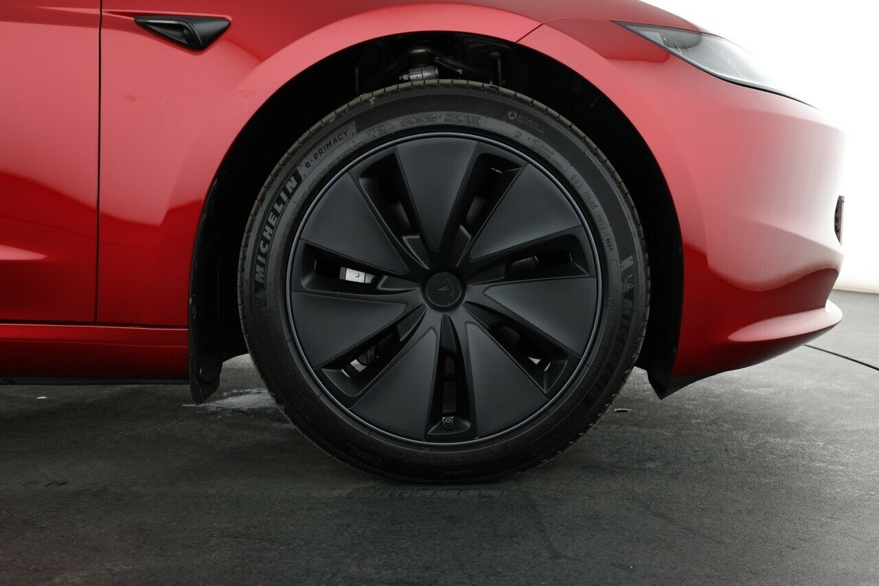 Tesla Model 3 image 3