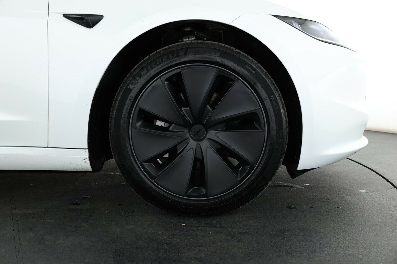Tesla Model 3 image 3