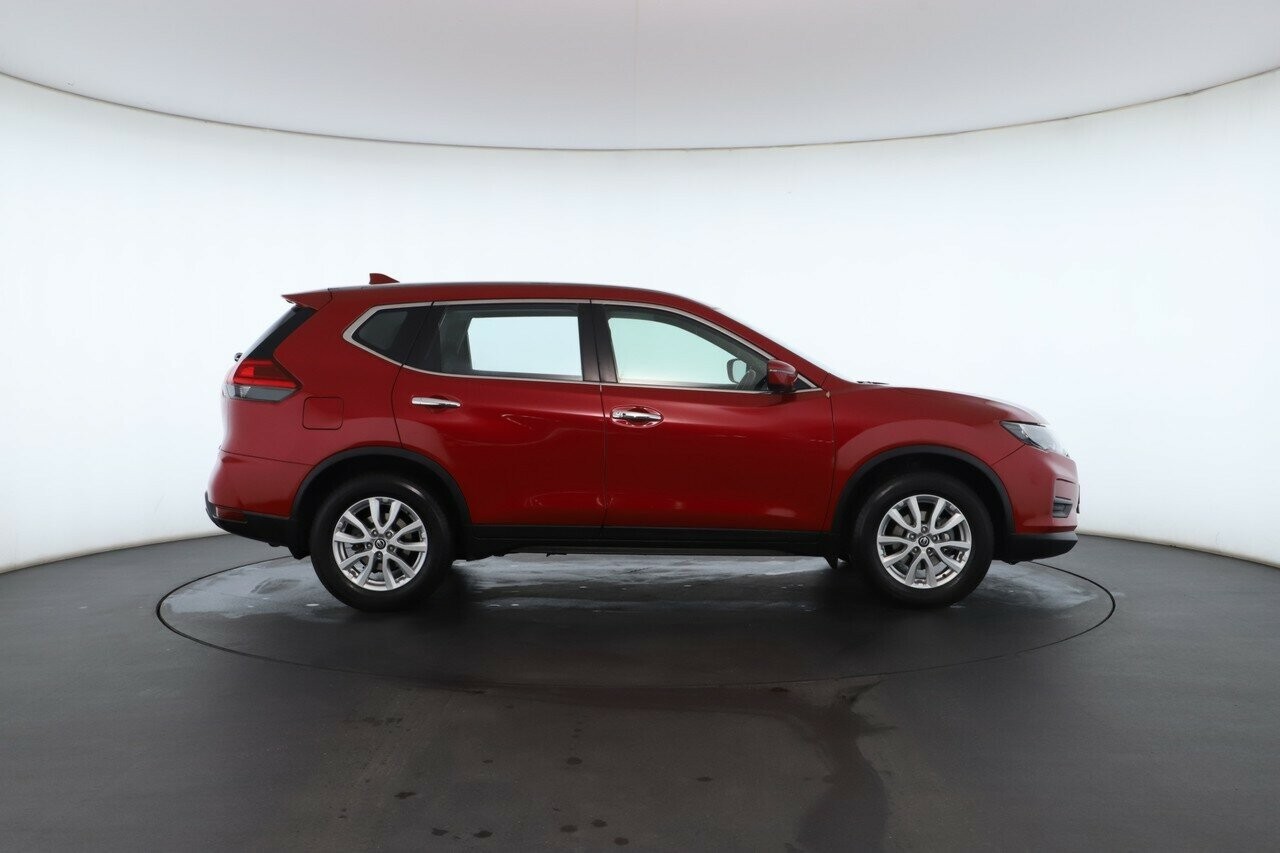Nissan X-trail image 2
