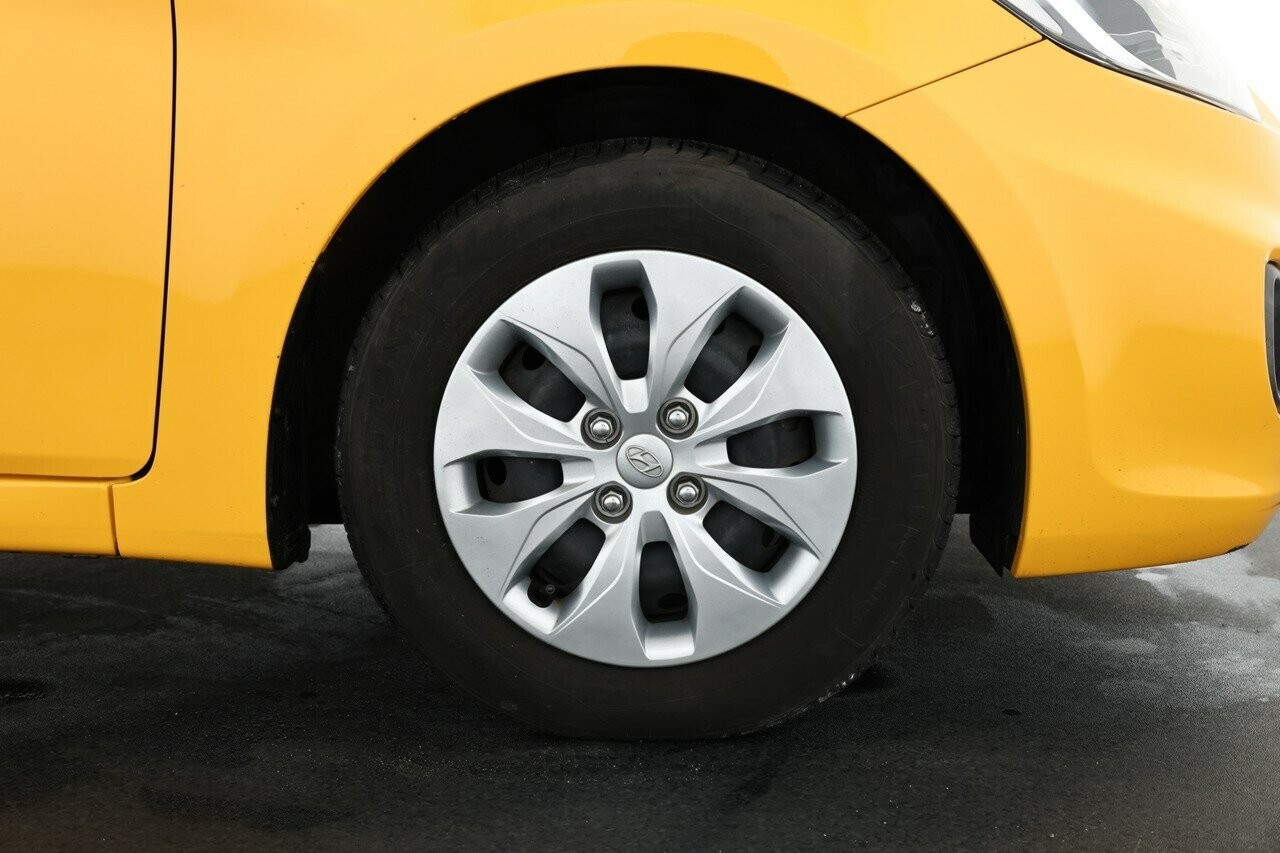 Hyundai Accent image 3