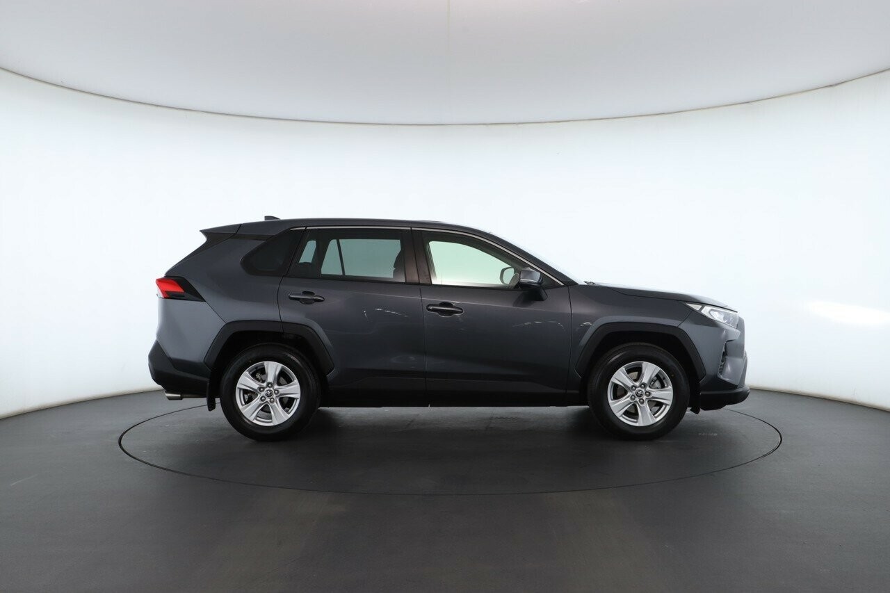 Toyota Rav4 image 2