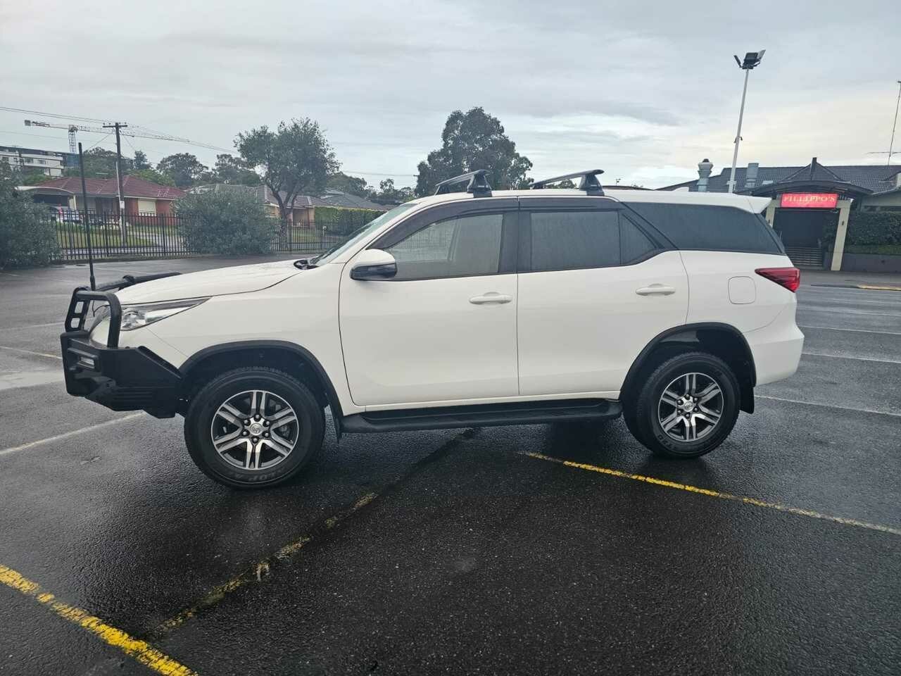 Toyota Fortuner image 3